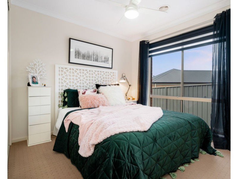 6 Laffy Mews, Glenroy NSW 2640