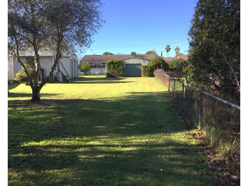 562 Hague Street, Lavington NSW 2641