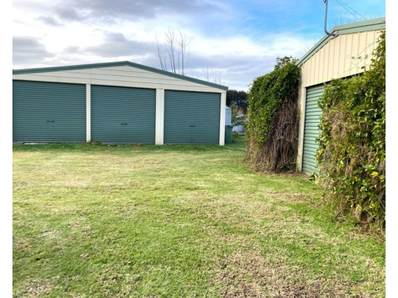 562 Hague Street, Lavington NSW 2641