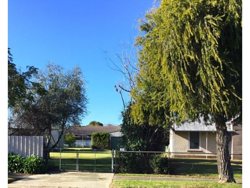 562 Hague Street, Lavington NSW 2641
