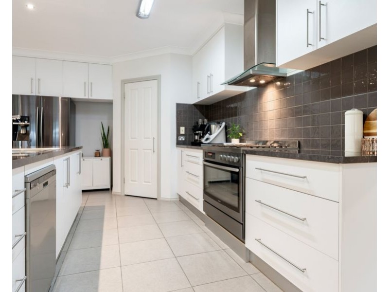 16 Chervil Place, Baranduda VIC 3691