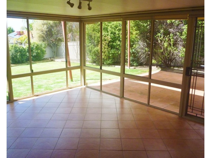 8 Hogan Court, West Wodonga VIC 3690