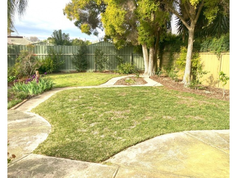 21 Berberick Court, Thurgoona NSW 2640