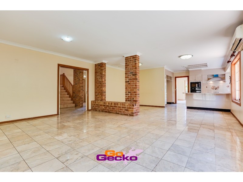 37 Lindfield Circuit, Robertson QLD 4109