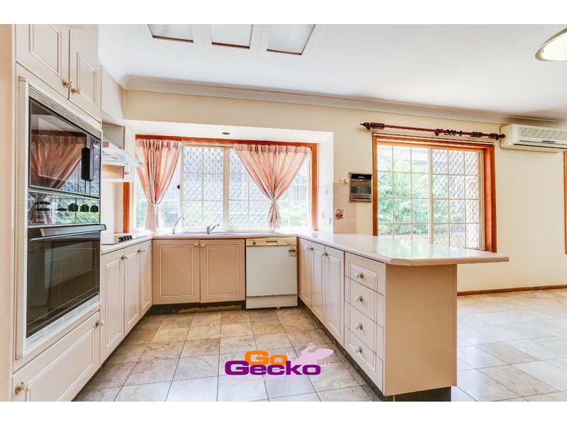 37 Lindfield Circuit, Robertson QLD 4109