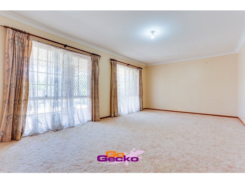 37 Lindfield Circuit, Robertson QLD 4109