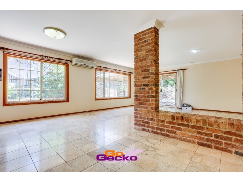 37 Lindfield Circuit, Robertson QLD 4109