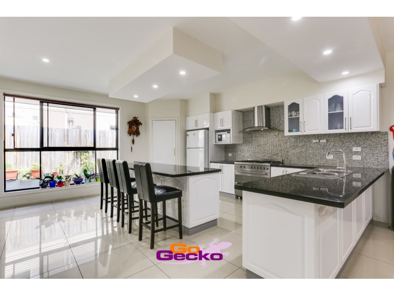 5 Lomandra Place, Forest Lake QLD 4078