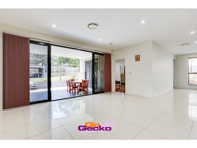 5 Lomandra Place, Forest Lake QLD 4078