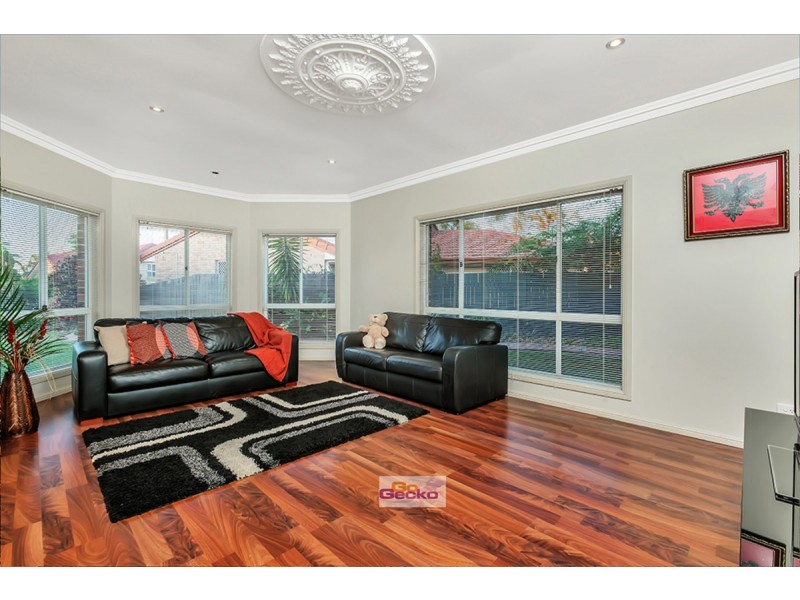 8 Jasmine Court, Calamvale QLD 4116