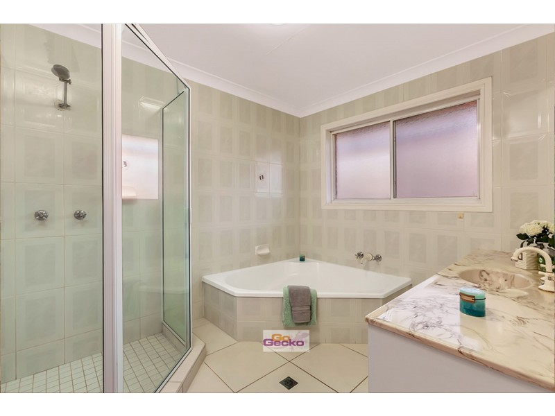 8 Jasmine Court, Calamvale QLD 4116