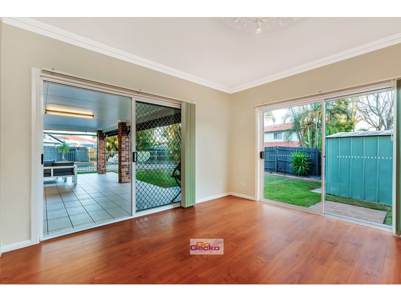 8 Jasmine Court, Calamvale QLD 4116