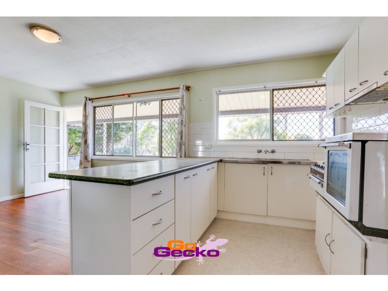 6 Sandra Street, Kingston QLD 4114