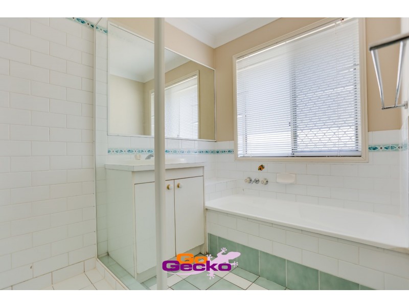 17 Greygum Court, Regents Park QLD 4118