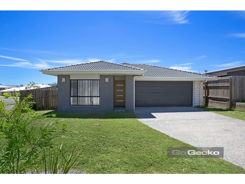 2 Maurie Pears Crescent, Pimpama QLD 4209