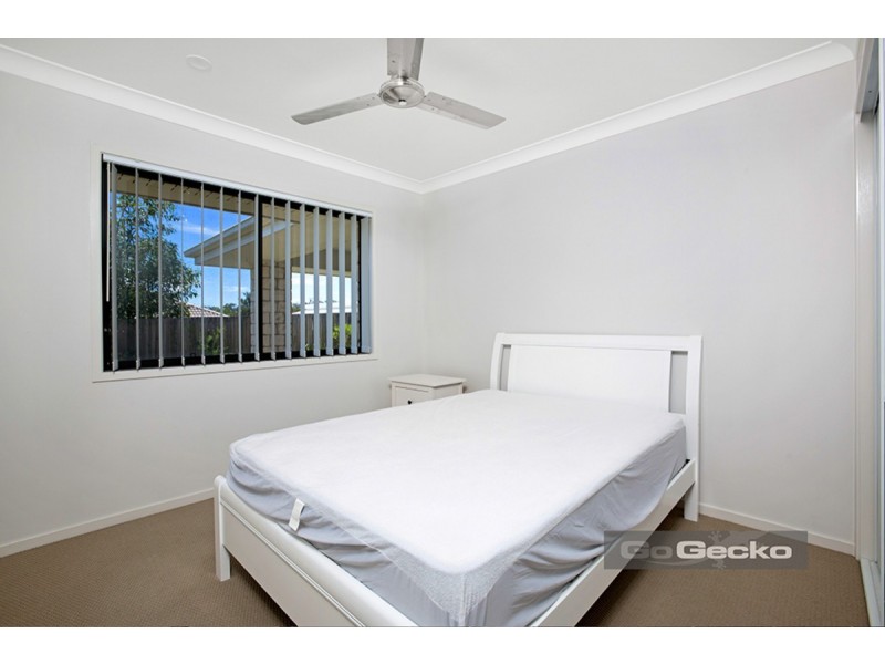 2 Maurie Pears Crescent, Pimpama QLD 4209