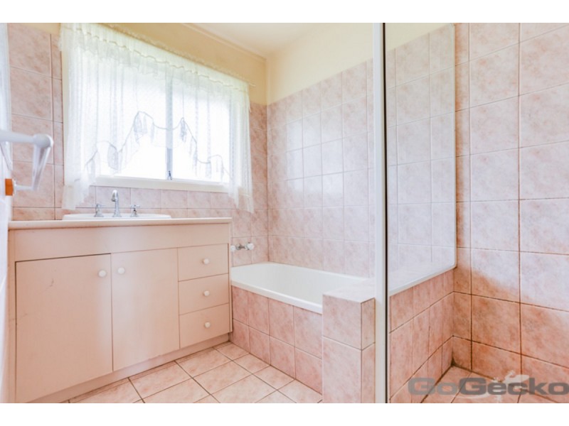 24 Ranchwood Avenue, Browns Plains QLD 4118