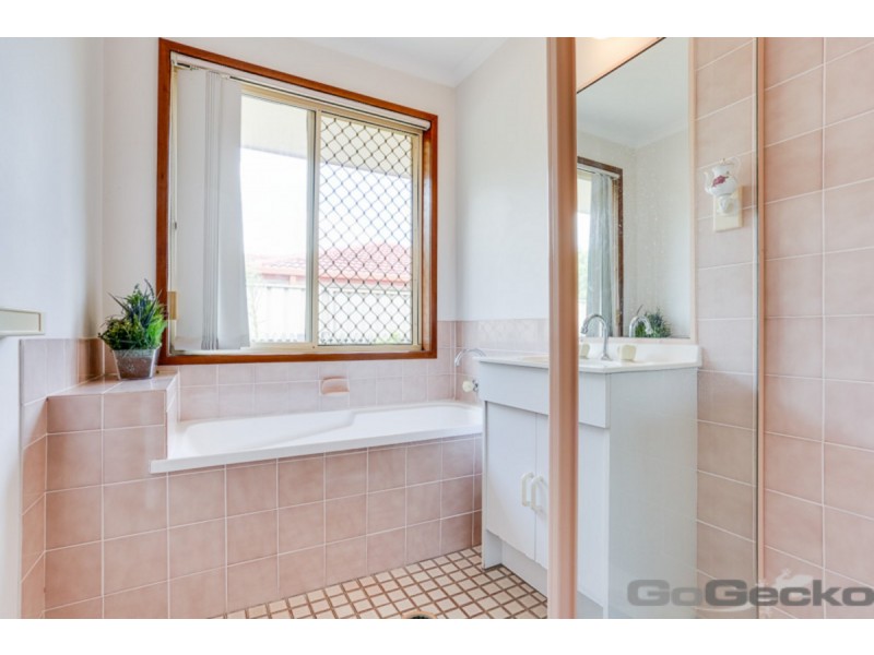 207 Waller Road, Regents Park QLD 4118