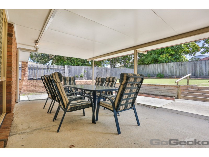 207 Waller Road, Regents Park QLD 4118