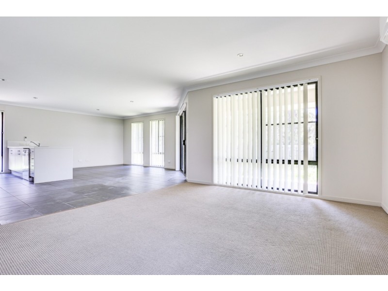 23 John Davison Place, Crestmead QLD 4132