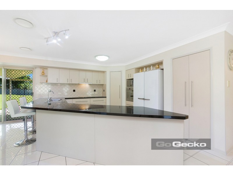 48 Vullers Drive, Greenbank QLD 4124