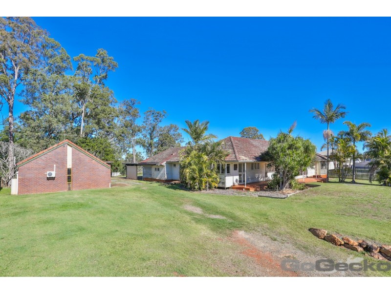 52-54 The Crescent, Underwood QLD 4119