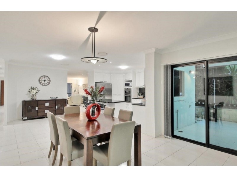 10 Azzure Street, Eight Mile Plains QLD 4113