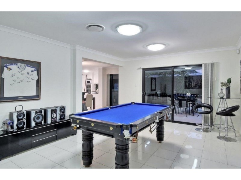 10 Azzure Street, Eight Mile Plains QLD 4113