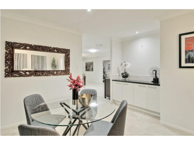 10 Azzure Street, Eight Mile Plains QLD 4113