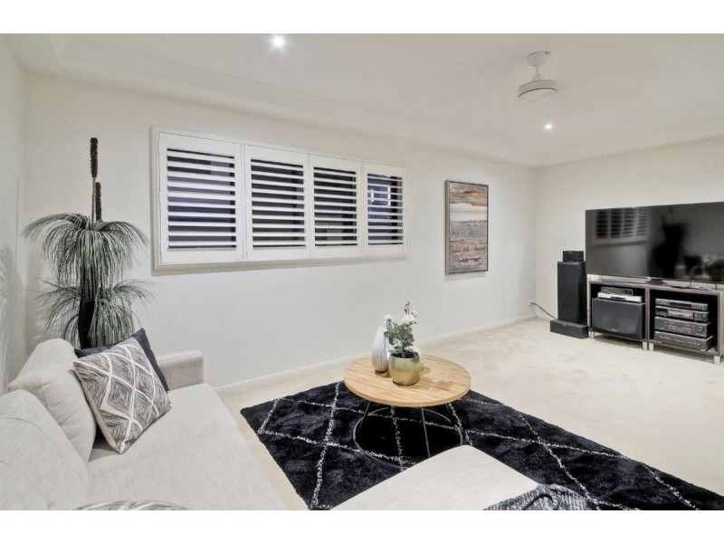 10 Azzure Street, Eight Mile Plains QLD 4113