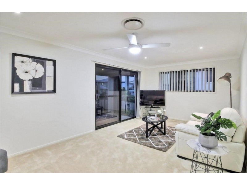 10 Azzure Street, Eight Mile Plains QLD 4113