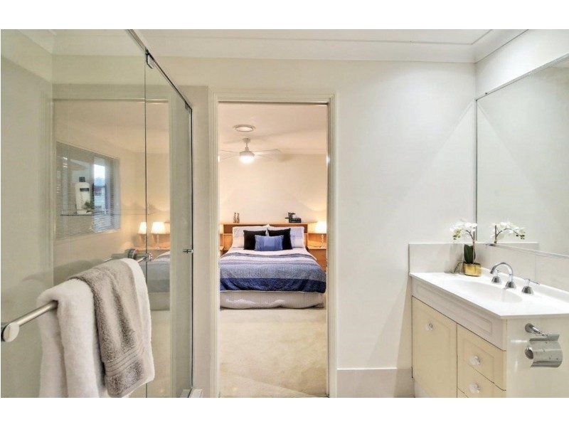 10 Azzure Street, Eight Mile Plains QLD 4113