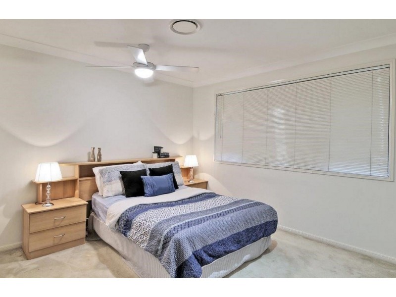 10 Azzure Street, Eight Mile Plains QLD 4113