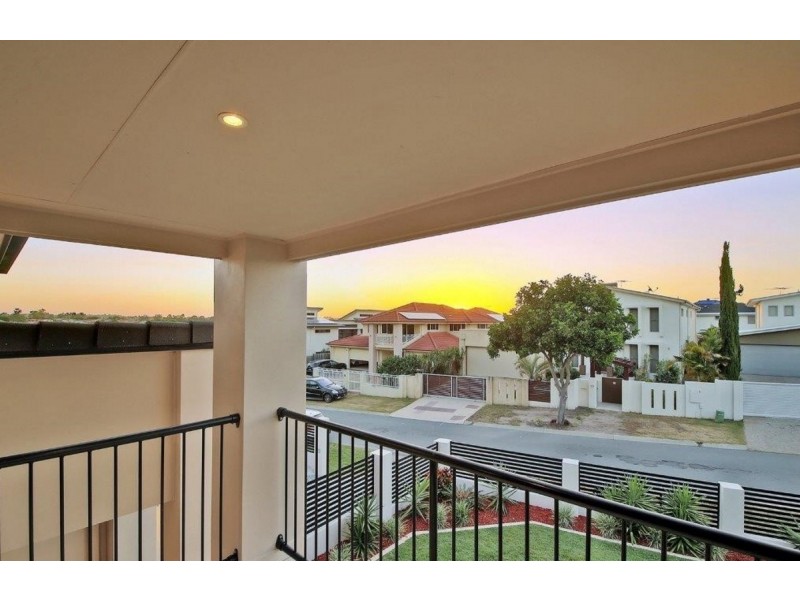 10 Azzure Street, Eight Mile Plains QLD 4113