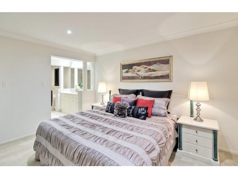 10 Azzure Street, Eight Mile Plains QLD 4113