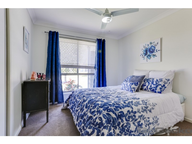 24 Paul Drive, Regents Park QLD 4118