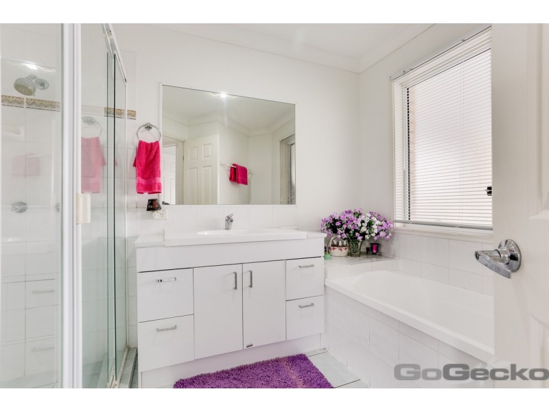 7 Cinear Court, Regents Park QLD 4118