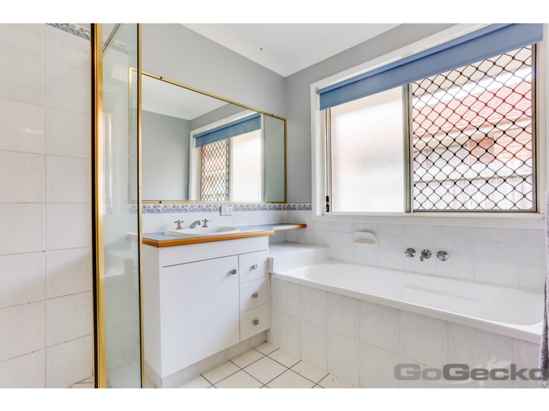 18 Central Street, Forest Lake QLD 4078