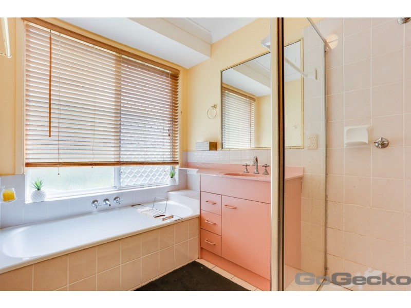 187 Waller Road, Regents Park QLD 4118