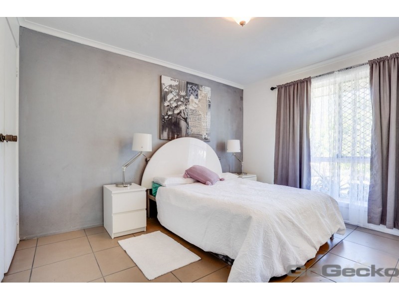 4 Barossa Street, Kingston QLD 4114