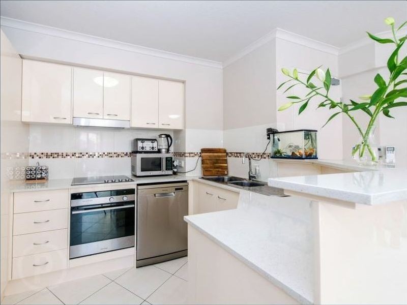 52/45 Harries Road, Coorparoo QLD 4151