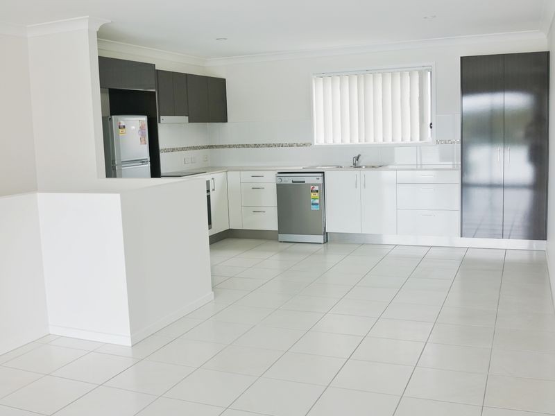 84 The Promenade, Springfield Lakes QLD 4300