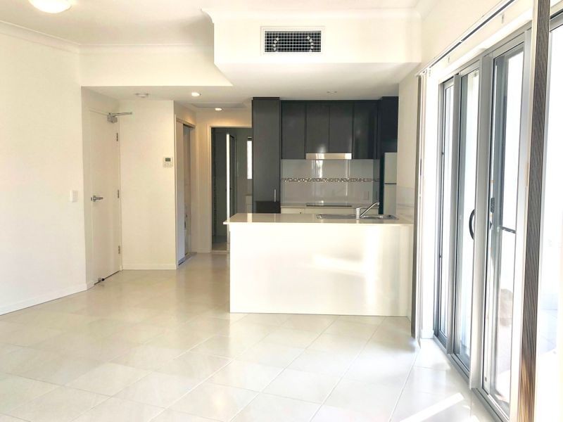 84E The Promenade, Springfield Lakes QLD 4300