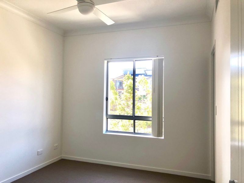 84E The Promenade, Springfield Lakes QLD 4300