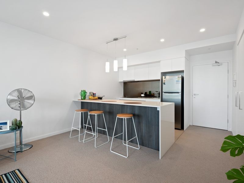 10608/300 Old Cleveland Road, Coorparoo QLD 4151