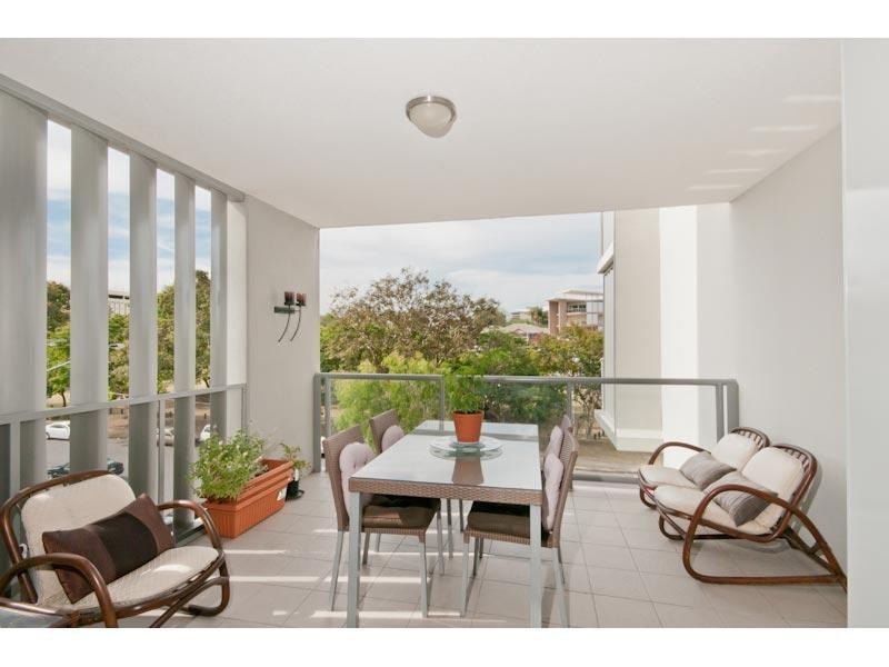 11/8 Belgrave road, Indooroopilly QLD 4068