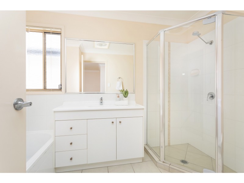 13/6 Canton Court, Manly West QLD 4179