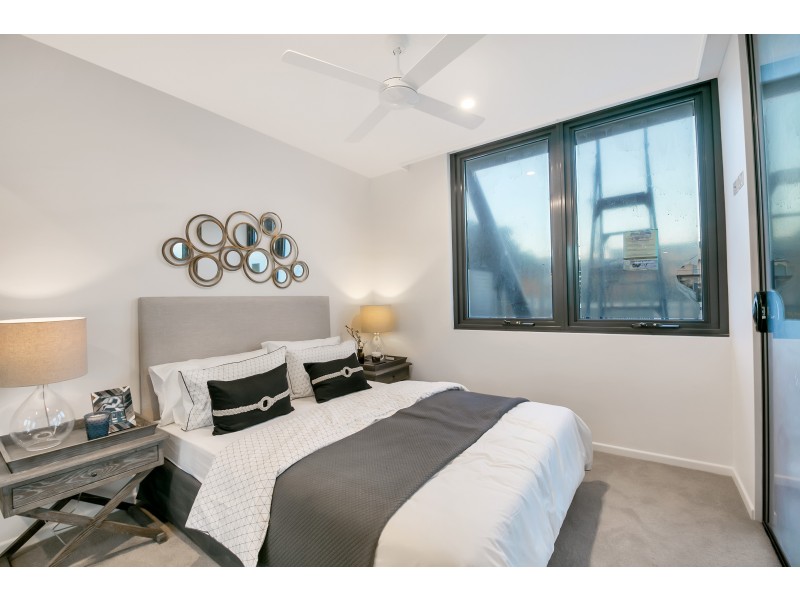 1069/123 Cavendish Road, Coorparoo QLD 4151