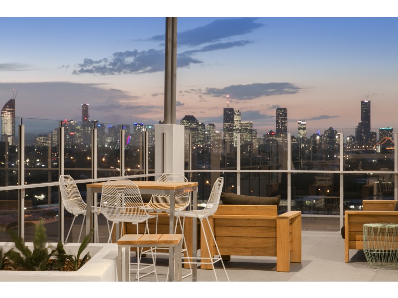 1069/123 Cavendish Road, Coorparoo QLD 4151