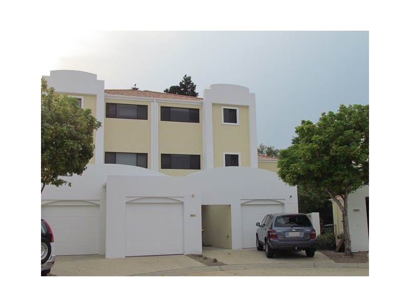 8864 Magnolia Drive East, Hope Island QLD 4212